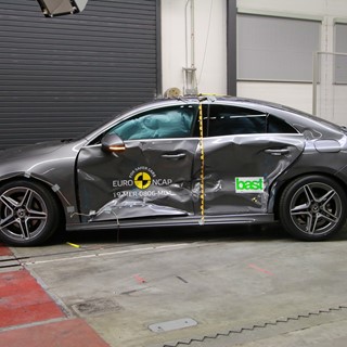 Mercedes-Benz CLA - Side crash test 2019 - after crash