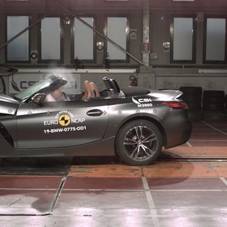 BMW Z4 - Frontal Offset Impact test 2019