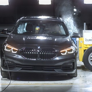 BMW 1 Series - Side crash test 2019