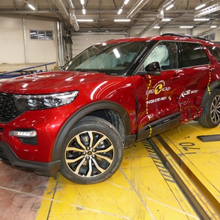 Ford Explorer - Side crash test 2019 - after crash