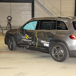 Mercedes-Benz GLB - Side crash test 2019 - after crash