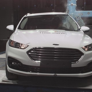 Ford Mondeo - Pole crash test 2019