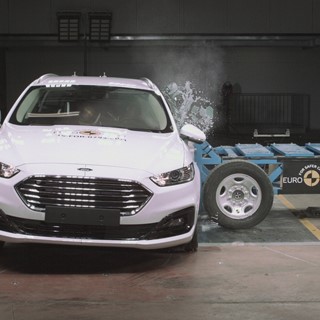 Ford Mondeo - Side crash test 2019