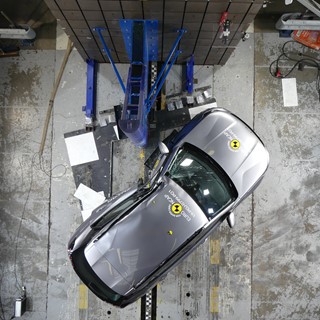 Peugeot 2008 - Pole crash test 2019 - after crash