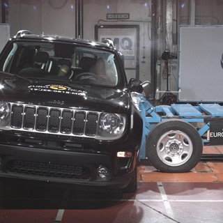 Jeep Renegade - Side crash test 2019