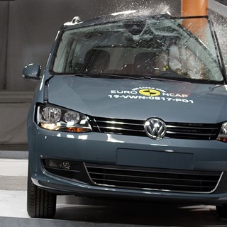 Volkswagen Sharan - Pole crash test 2019