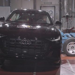 Audi Q8 - Side crash test 2019
