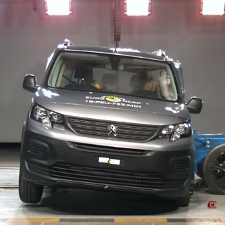 Peugeot Rifter - Side crash test 2018