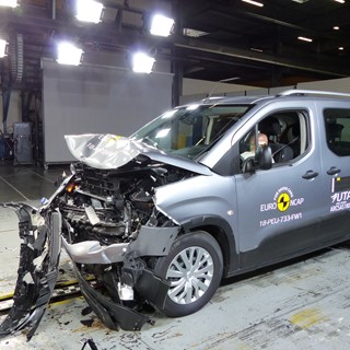 Peugeot Rifter - 2018 - after crash