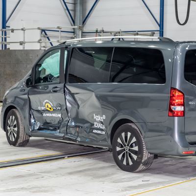 Mercedes-Benz EQV - Side crash test 2014 - after crash