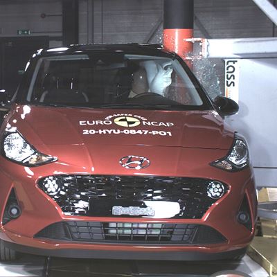 Hyundai i10 - Side Pole test 2020