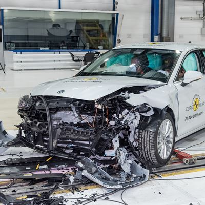SEAT Leon - Mobile Progressive Deformable Barrier test 2020 - after crash