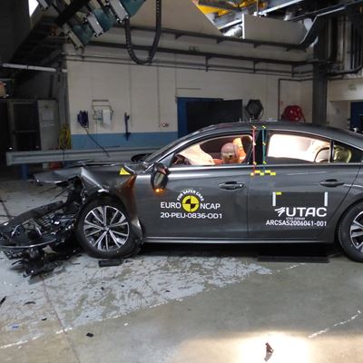 Peugeot 508 Hybrid - Frontal Offset Impact test 2018 - after crash