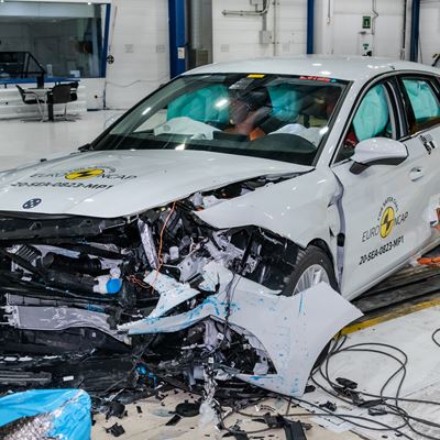 SEAT Leon e-Hybrid - Mobile Progressive Deformable Barrier test 2020 - after crash