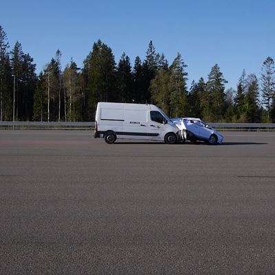 Renault Master - 2021 Commercial Van Safety - on test 1