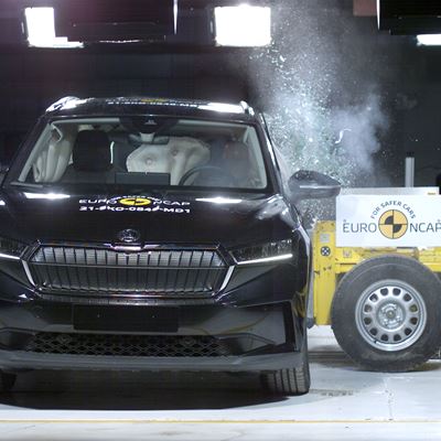 Škoda ENYAQ iV - Side Mobile Barrier test 2021