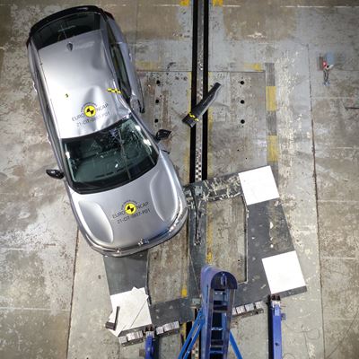 Citroën C4 - Side Pole test 2021 - after crash