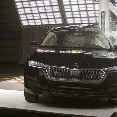 Škoda Octavia iV - Pole crash test 2019