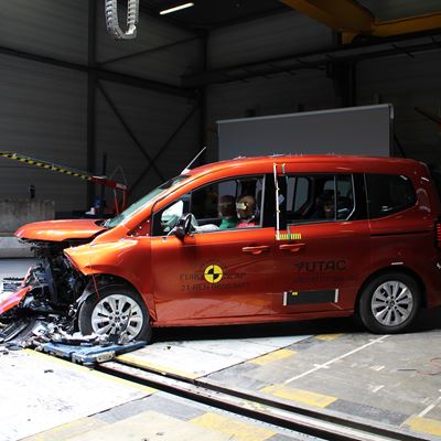 Renault Kangoo - Mobile Progressive Deformable Barrier test 2021 - after crash
