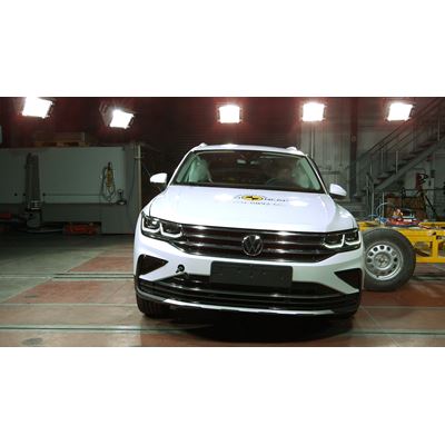 VW Tiguan eHybrid - Side crash test 2016
