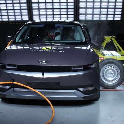 Hyundai IONIQ 5 - Side Mobile Barrier test 2021