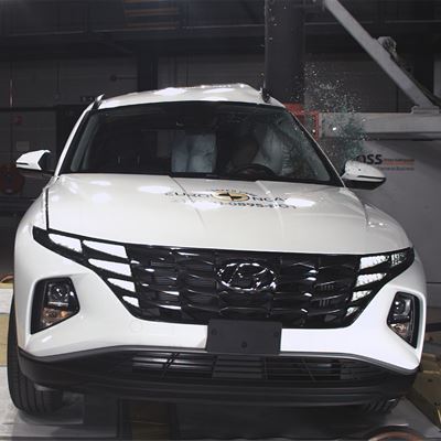 Hyundai TUCSON - Side Pole test 2021