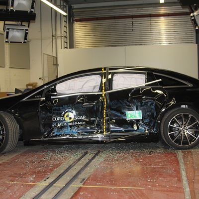 Mercedes-EQ EQS - Side Mobile Barrier test 2021 - after crash