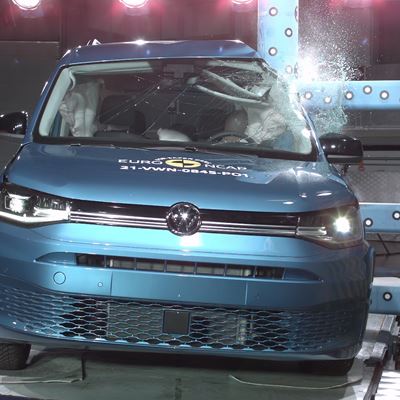 VW Caddy - Side Pole test 2021