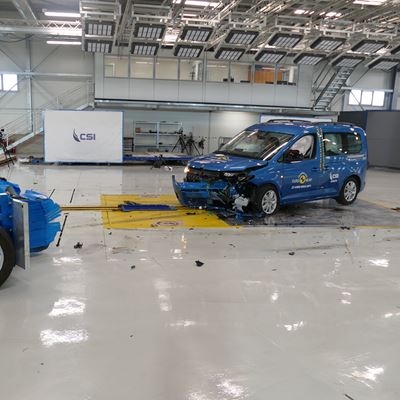 VW Caddy Mobile Progressive Deformable Barrier test 2021 after crash
