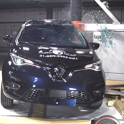Renault ZOE - Side Pole test 2021