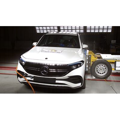 Mercedes-EQ EQB - Side crash test 2019