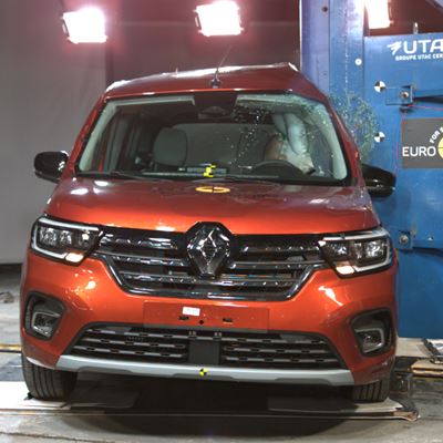 Renault Kangoo - Side Pole test 2021