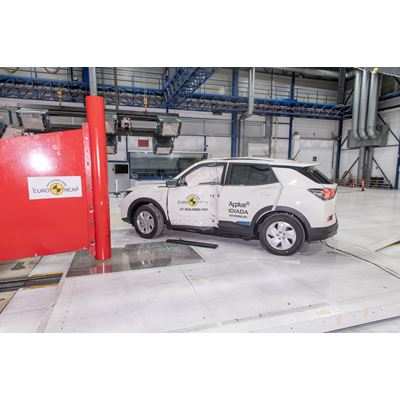 SsangYong Korando E-Motion - Pole crash test 2019 - after crash