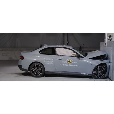 BMW 2 Series Coupé - Full Width Rigid Barrier test 2022