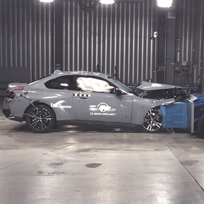BMW 2 Series Coupé - Mobile Progressive Deformable Barrier test 2022
