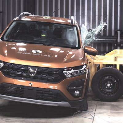 Dacia Sandero Stepway - Side Mobile Barrier test 2021