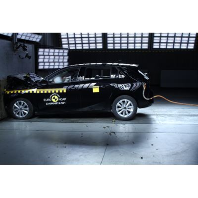 Opel/Vauxhall Astra - Full Width Rigid Barrier test 2022