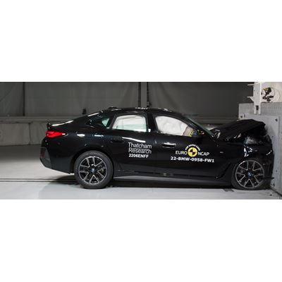 BMW i4 - Full Width Rigid Barrier test 2022