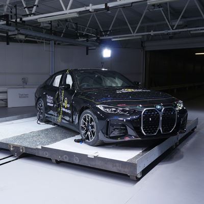 BMW i4 - Side Pole test 2022 - after crash