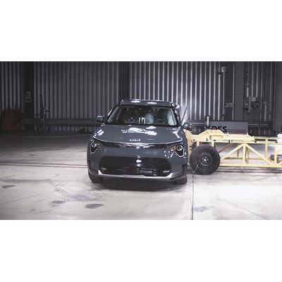 Kia Niro - Side Mobile Barrier test 2022