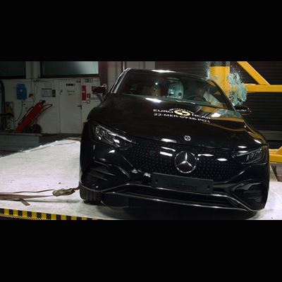 Mercedes-EQ EQE - Side Pole test 2022
