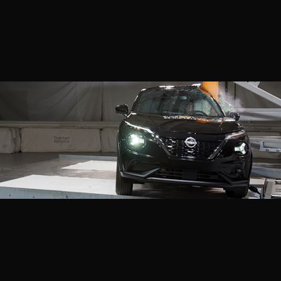 Nissan Juke HEV - Pole crash test 2019