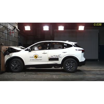 Nissan Qashqai - Full Width Rigid Barrier test 2021