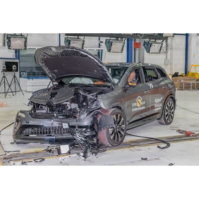 Renault Austral - Mobile Progressive Deformable Barrier test 2022 - after crash