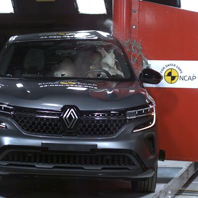 Renault Austral - Side Pole test 2022