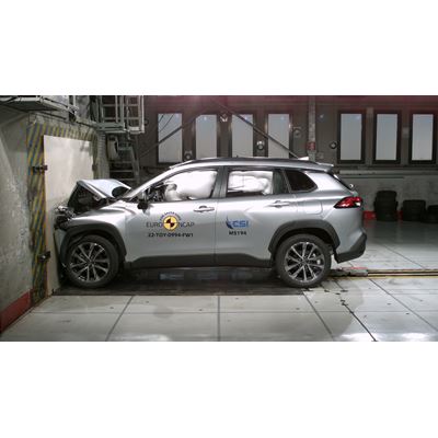 Toyota Corolla Cross - Full Width Rigid Barrier test 2022