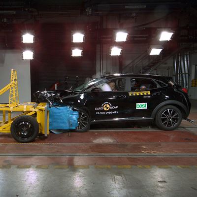 Ford Puma - Mobile Progressive Deformable Barrier test 2022