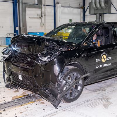 Land Rover Discovery Sport - Full Width Rigid Barrier test 2022 - after crash