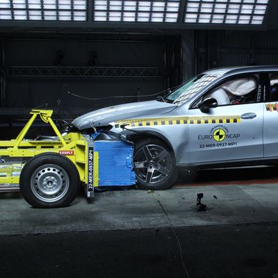 Mercedes-Benz GLC - Mobile Progressive Deformable Barrier test 2022