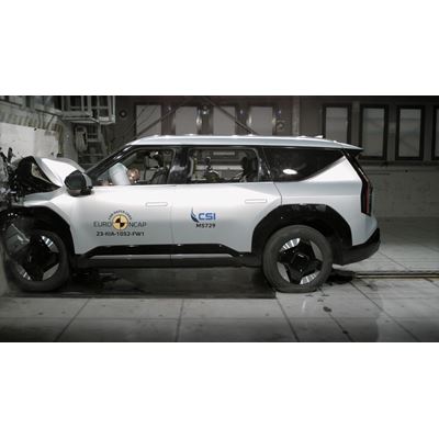 Kia EV9 - Full Width Rigid Barrier test 2023
